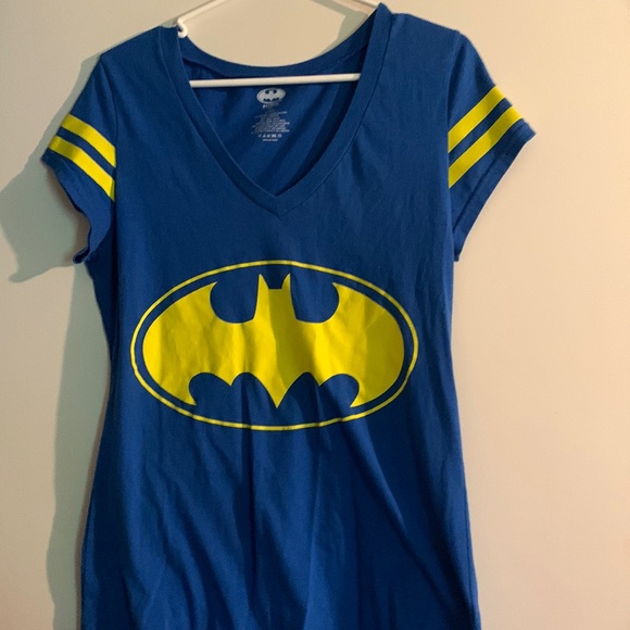 Women’s Top - Picture 1 of 3